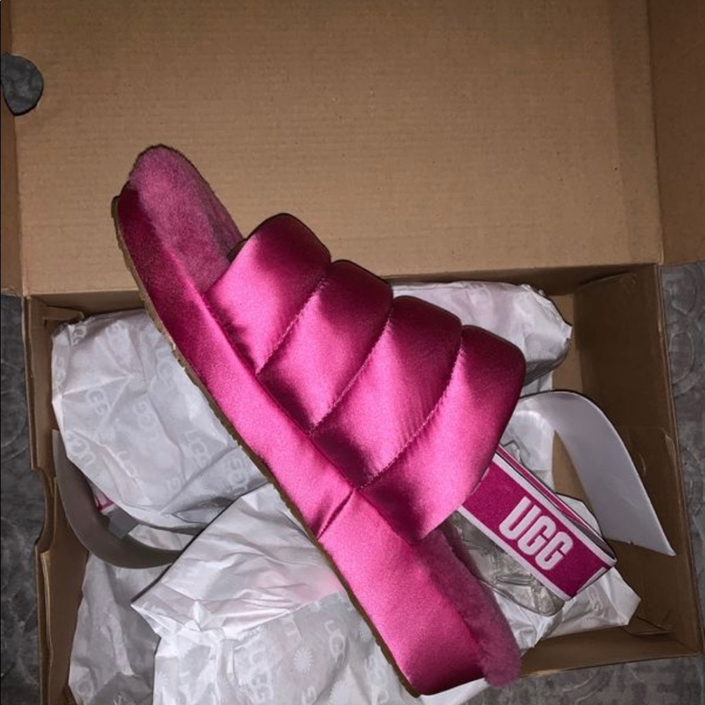 SOLD 💖UGG Puff Yeah! NWT 💖